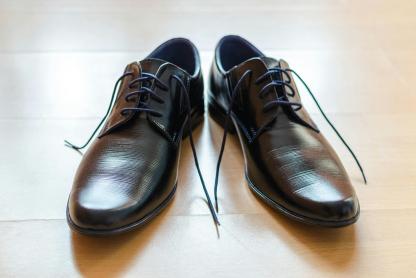 Dlaczego buty skrzypią?